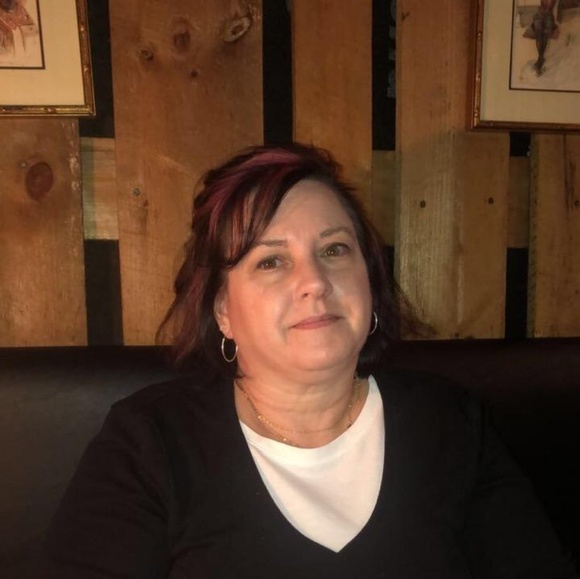 Meet your Posher, Debra - Picture 6 of 7